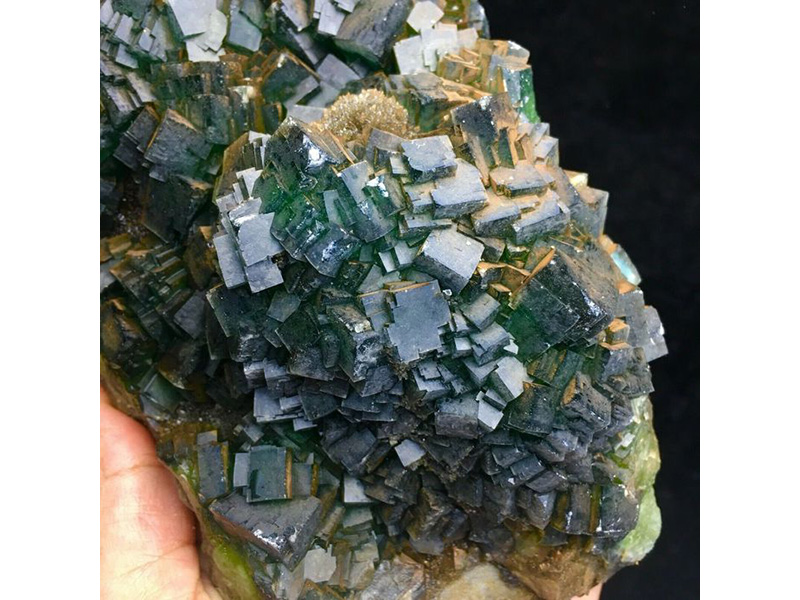 Groene Fluoriet met vierkante Kristallen 950gram uit China