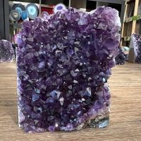 Amethist cluster (100) van 1235 gram