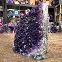 Amethist cluster (100) van 1235 gram