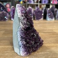 Amethist cluster (127) van 900 gram