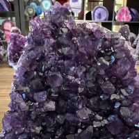 Amethist cluster (129) van 1010 gram