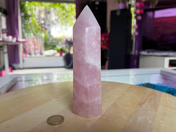 Rozenkwarts obelisk (05) 532 gram