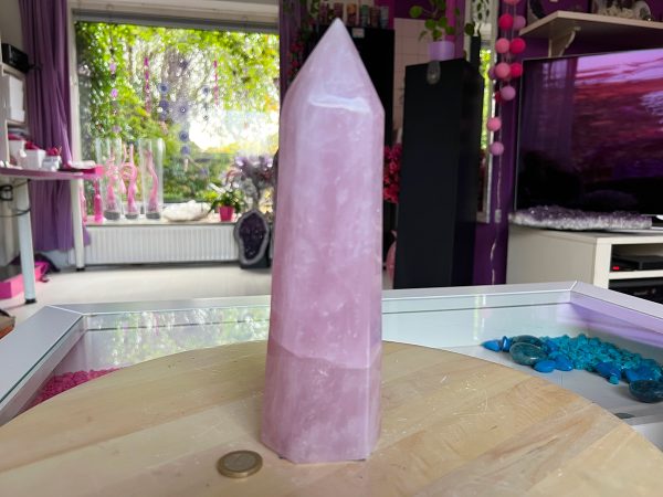 Rozenkwarts obelisk (07) 1062 gram