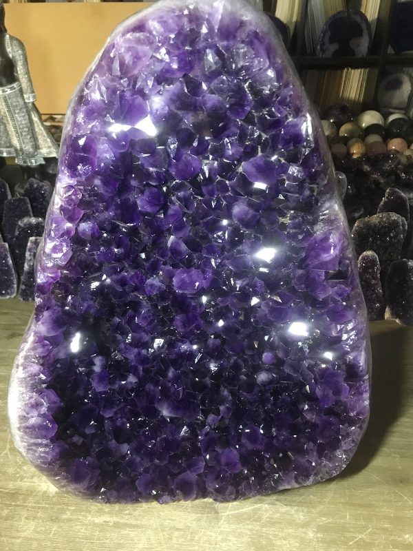 Amethist cluster (007) van 35,7 kilo