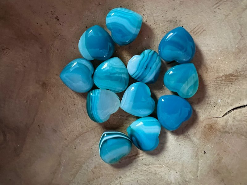 Blauwe agaat trommelstenen hartvormig