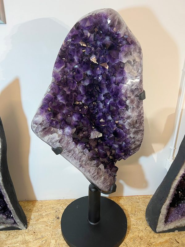 Amethist cluster (105) van 218 kilo