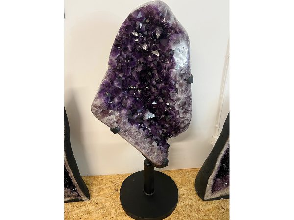 Amethist cluster (105) van 218 kilo