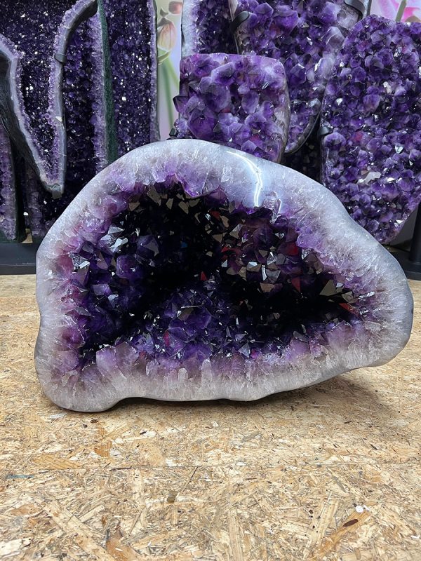 Amethist geode (22) van 68,05 kilo