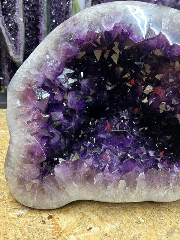 Amethist geode (22) van 68,05 kilo