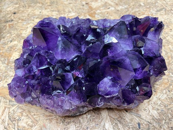 Amethist cluster (024) van 9,3 kilo