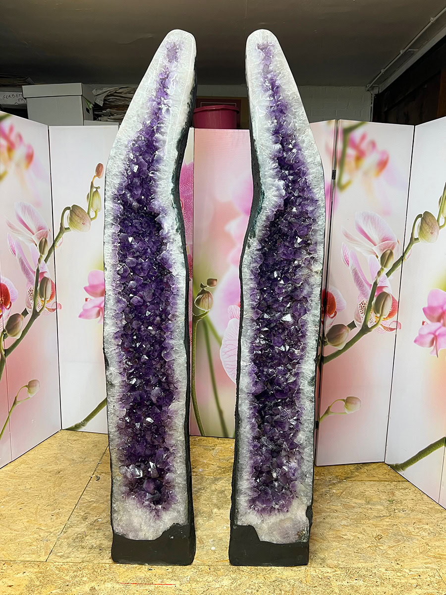 Amethist twin geodes (37-38) van 169 en 198 kilo