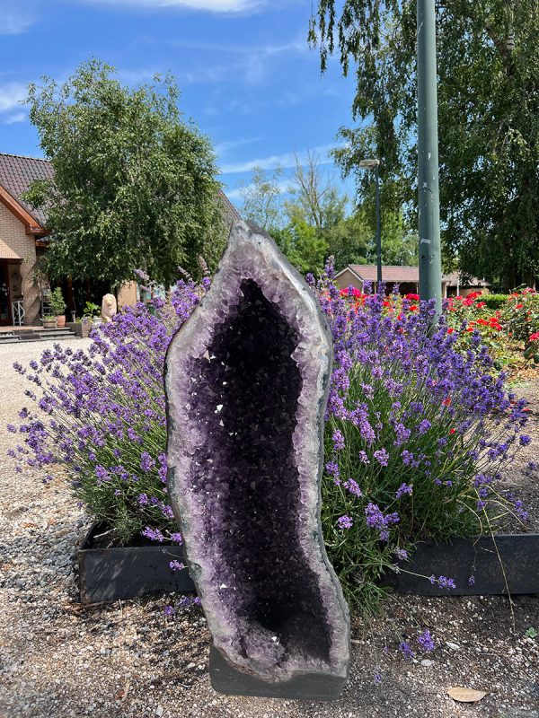 Amethist geode (33) van 45 kilo