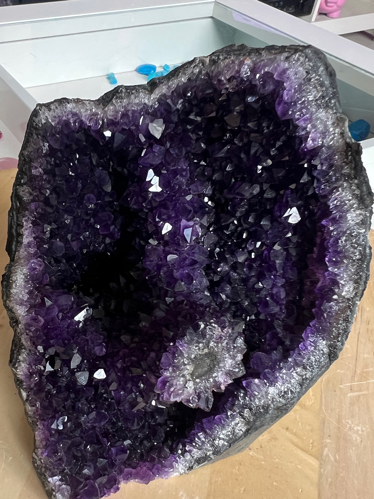 Amethist geode (01) van 1,3 kilo