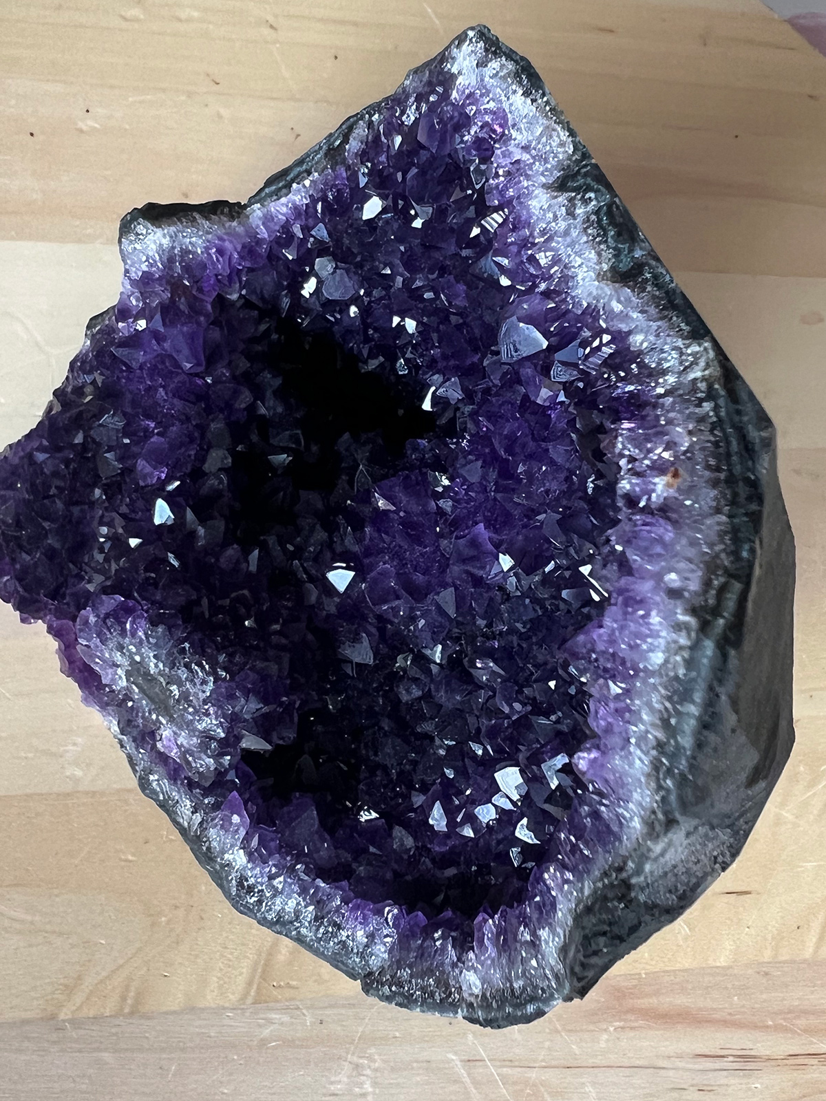 Amethist geode (01) van 1,3 kilo