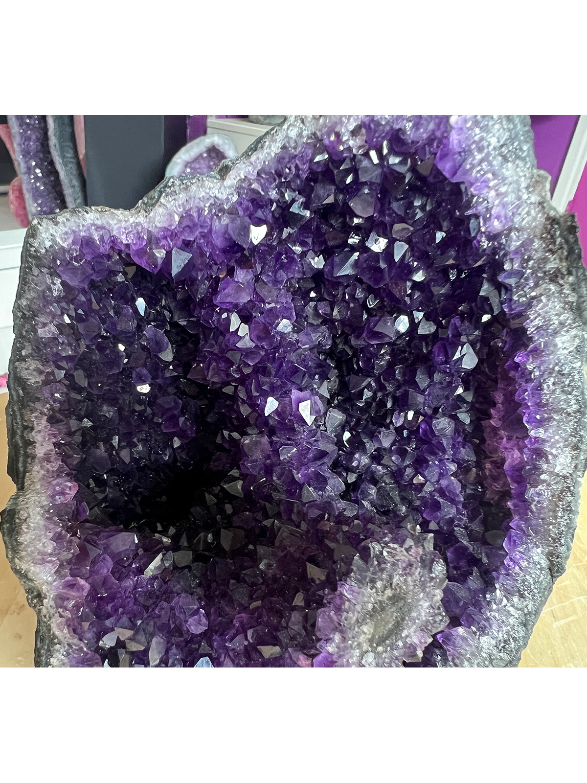 Amethist geode (01) van 1,3 kilo