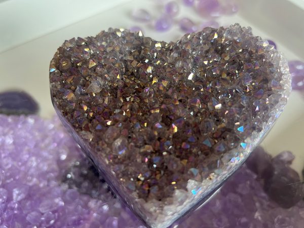 Aura kwarts hartvorm (02) van 990 gram