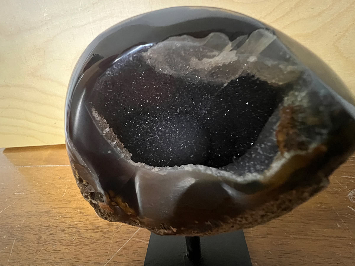 Agaat op standaard (01) van 375 gram