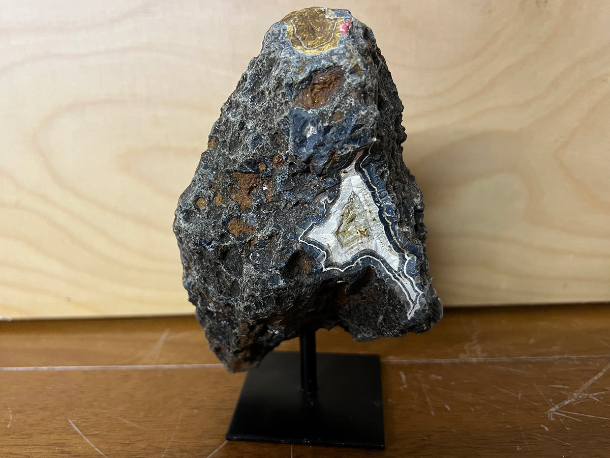 Agaat op standaard (05) van 560 gram